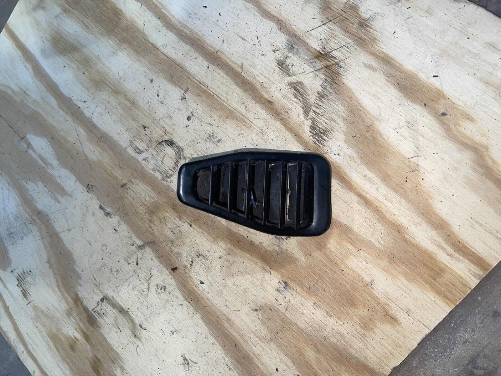 84-89 Nissan 300zx Z31 Door Jamb Dash Vents Air Duct left right