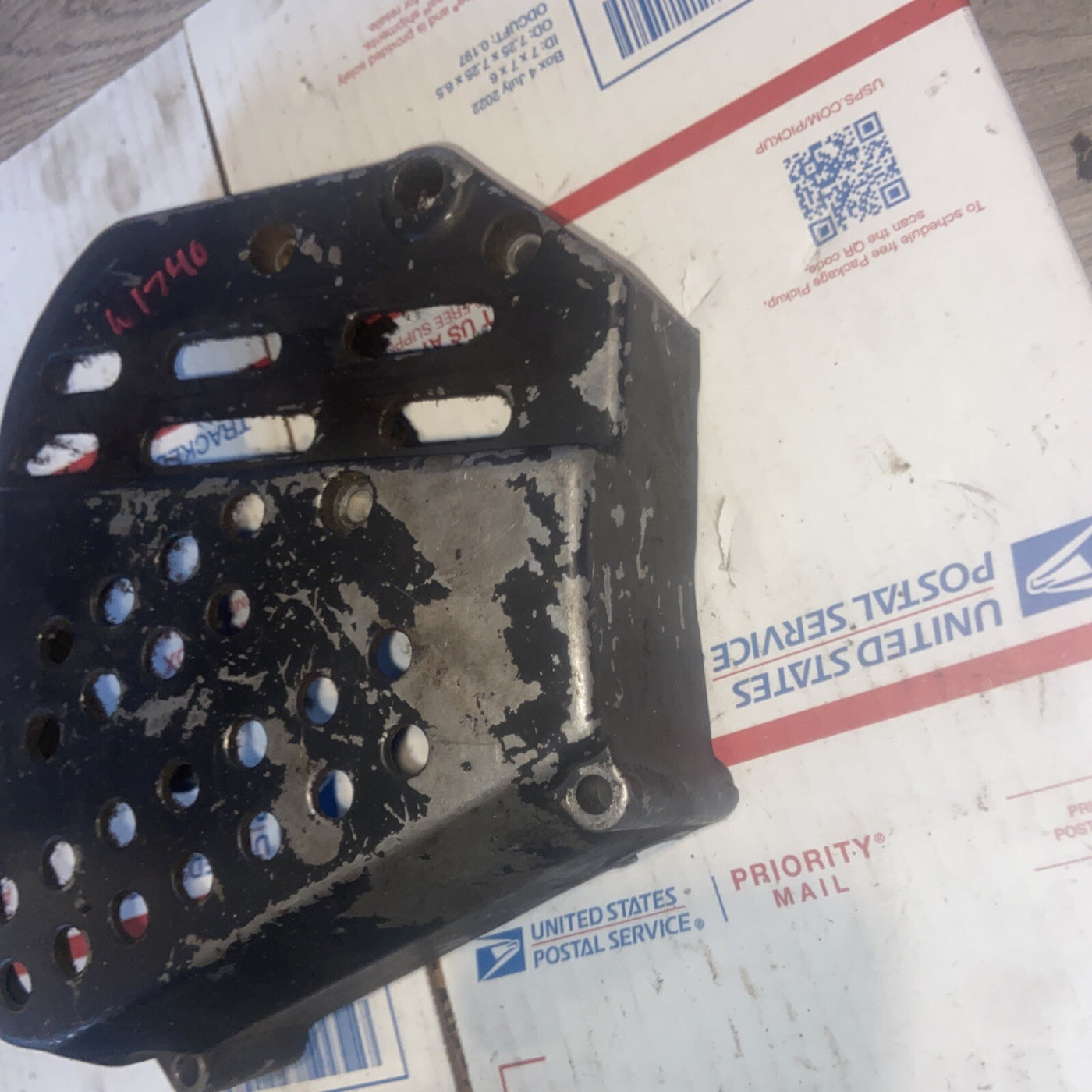 91 Suzuki GSX-R GSXR 750 GSXR750 front sprocket cover guard