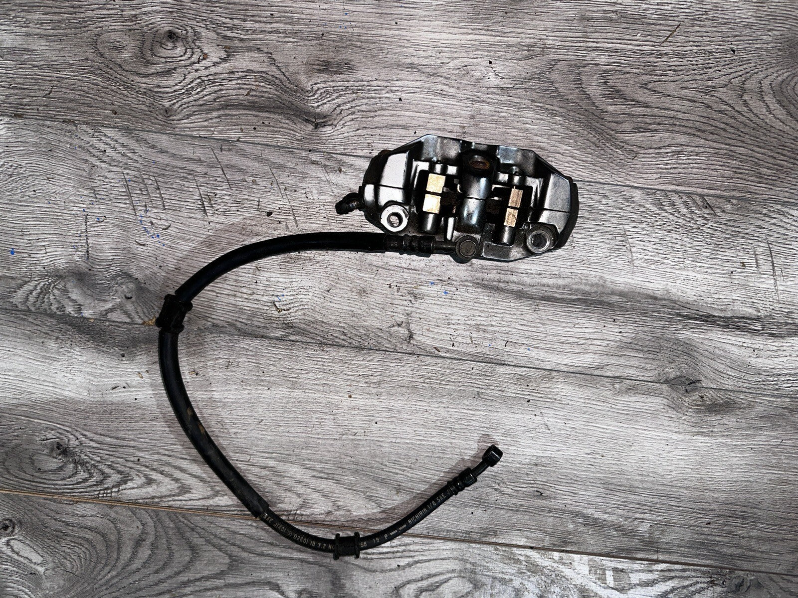 2003 2004 SUZUKI GSXR1000 LEFT FRONT BRAKE CALIPER
