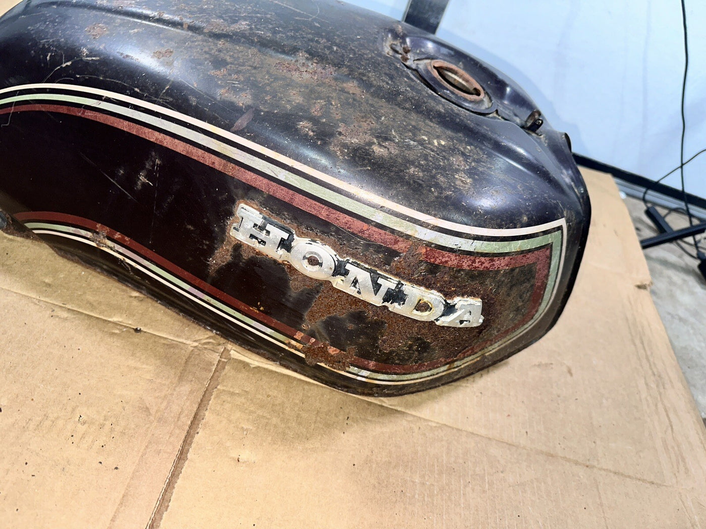 HONDA 80 81 CB750K GAS TANK FUEL CELL PETROL OEM Dented