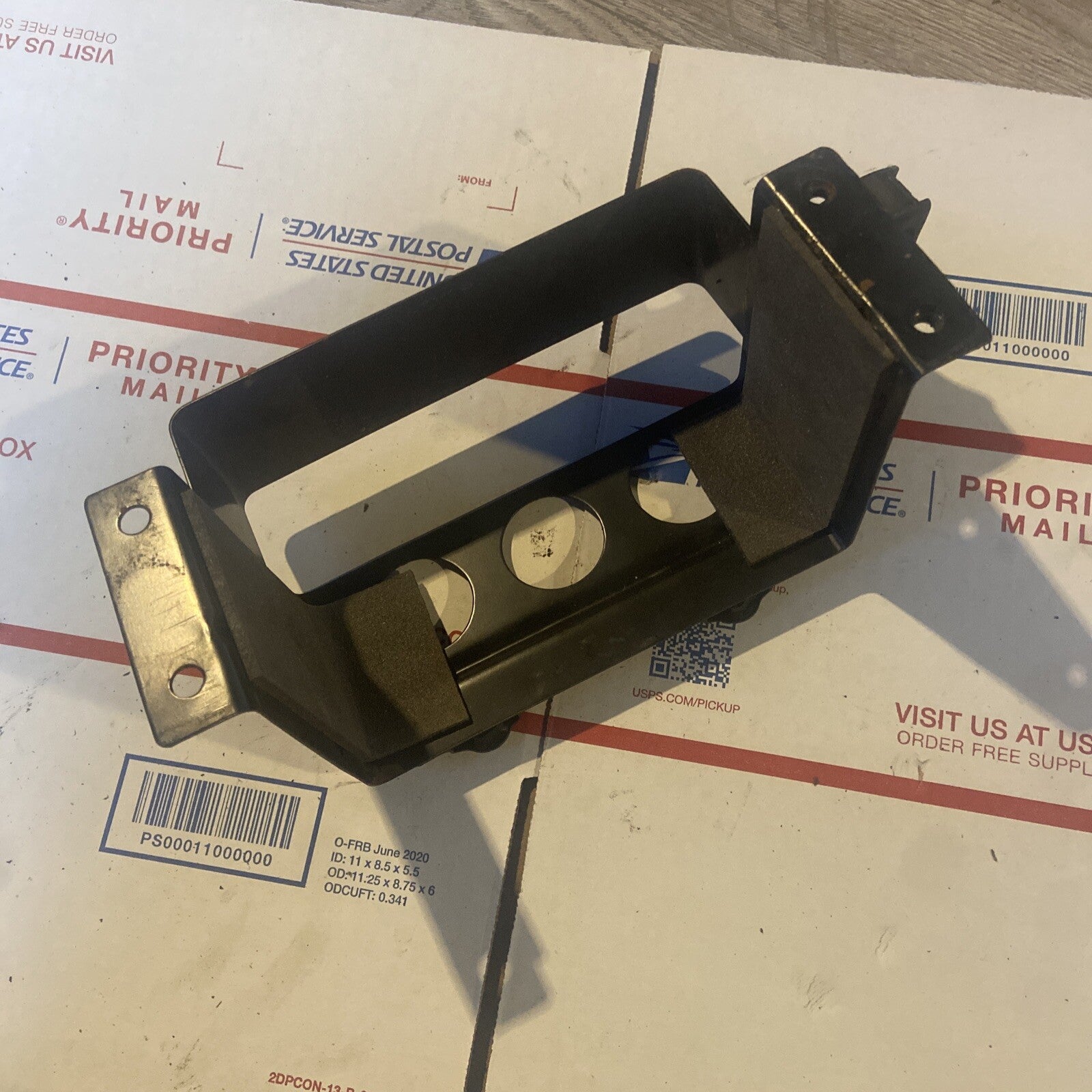 1994 SUZUKI RF900 RF 900 BATTERY BOX TRAY HOLDER