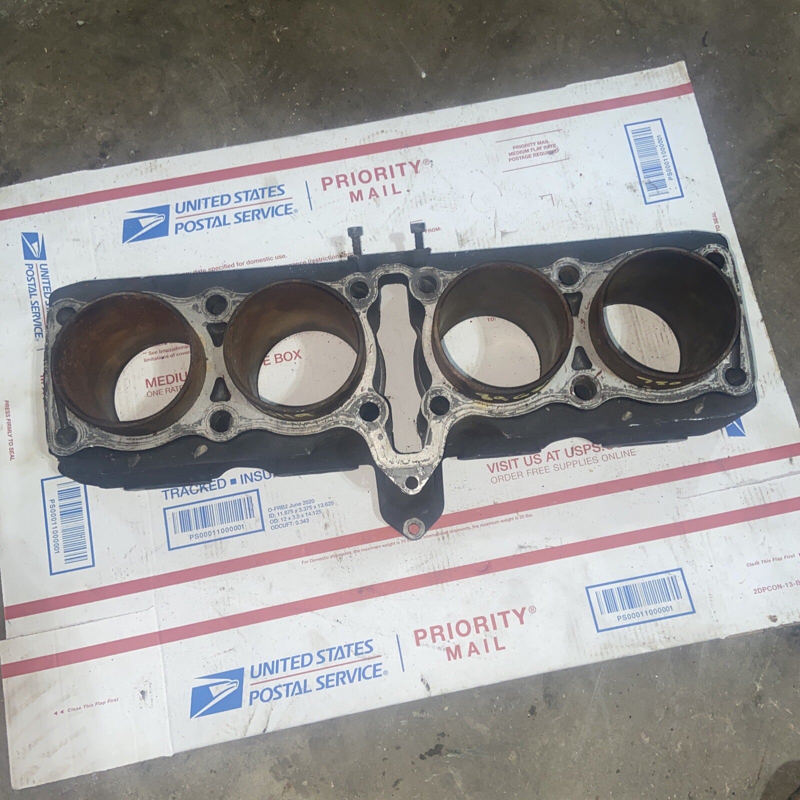 1989 Suzuki GSXR ENGINE MOTOR PISTON CYLINDERS BLOCK JUG