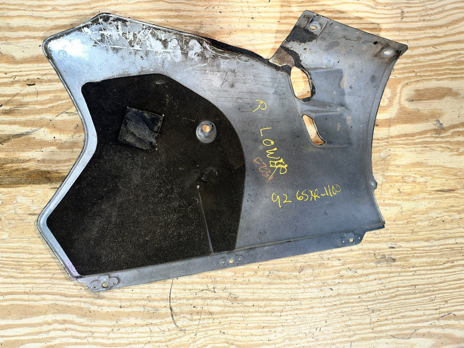 1988 1989 90 91 92 SUZUKI GSX-R 750/1100 RIGHT LOWER FAIRING
