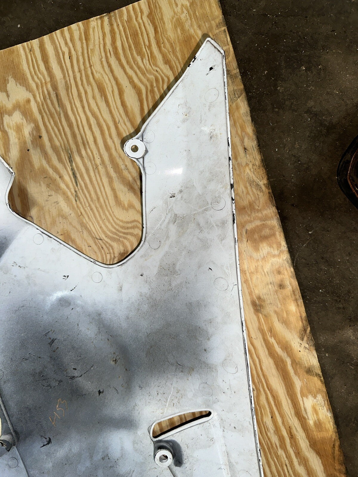 91-94 HONDA CBR600 F2 Right Side Lower Fairing Cowling 64350-MV9-0000