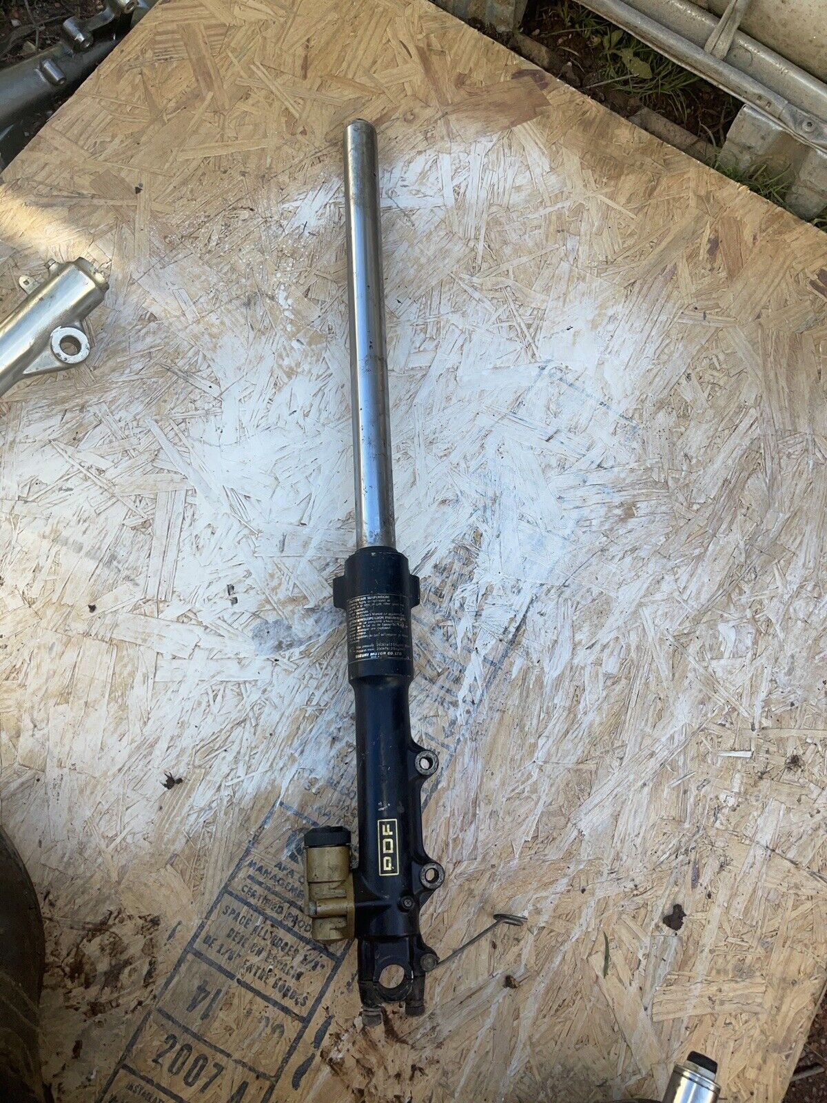 Suzuki gs 1150 left fork