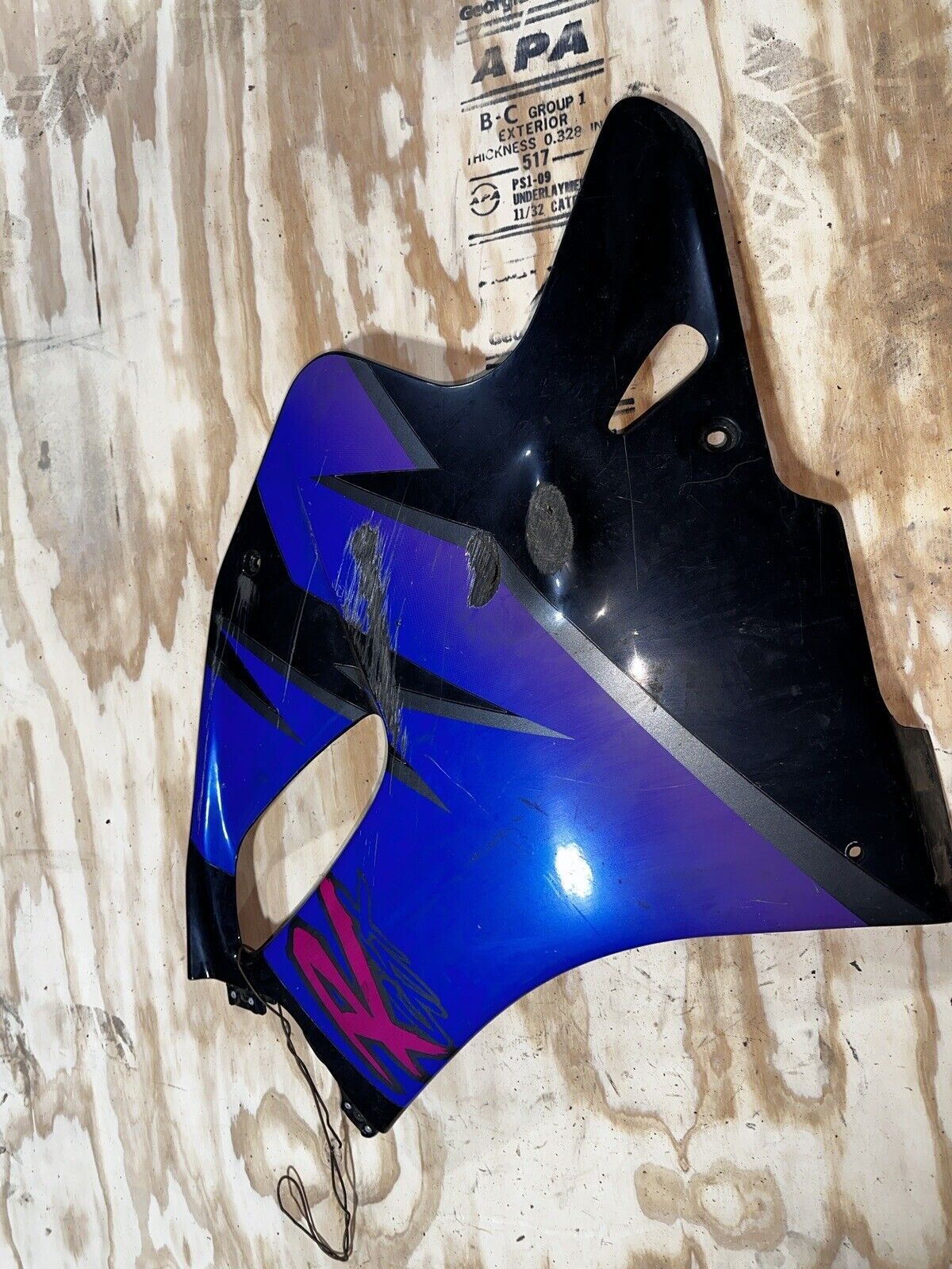 92 93 SUZUKI GSXR 600 750 LEFT SIDE LOWER FAIRING COWL OEM 94481-17E0