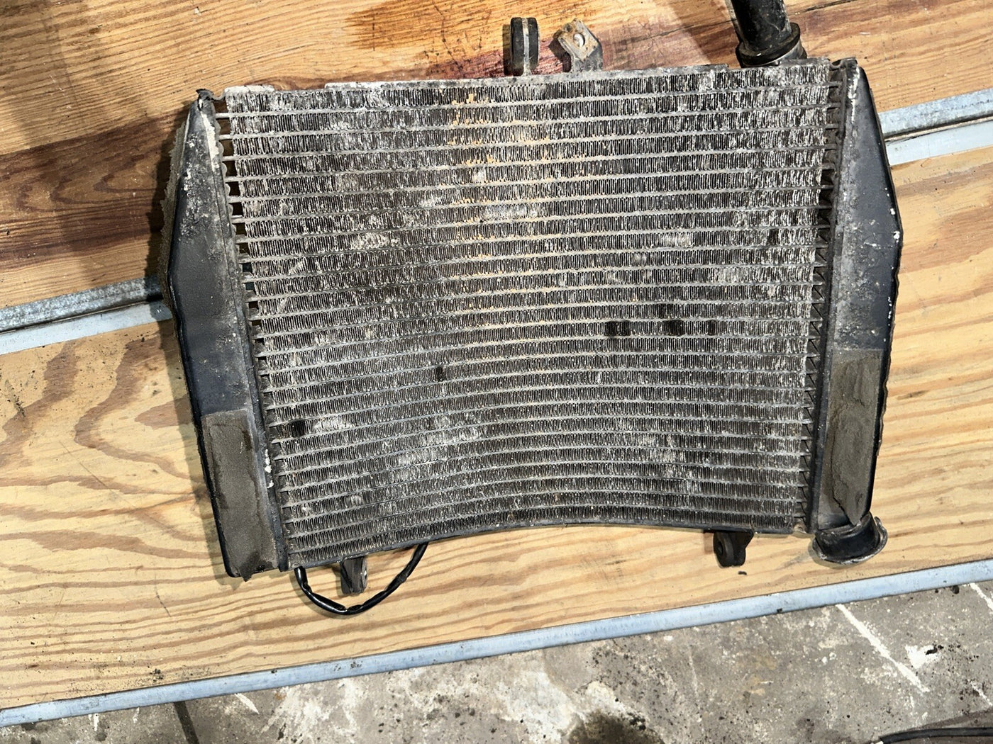 2003-05 Yamaha Yzf R6 Engine Radiator Motor Cooler Cooling Radiater OEM