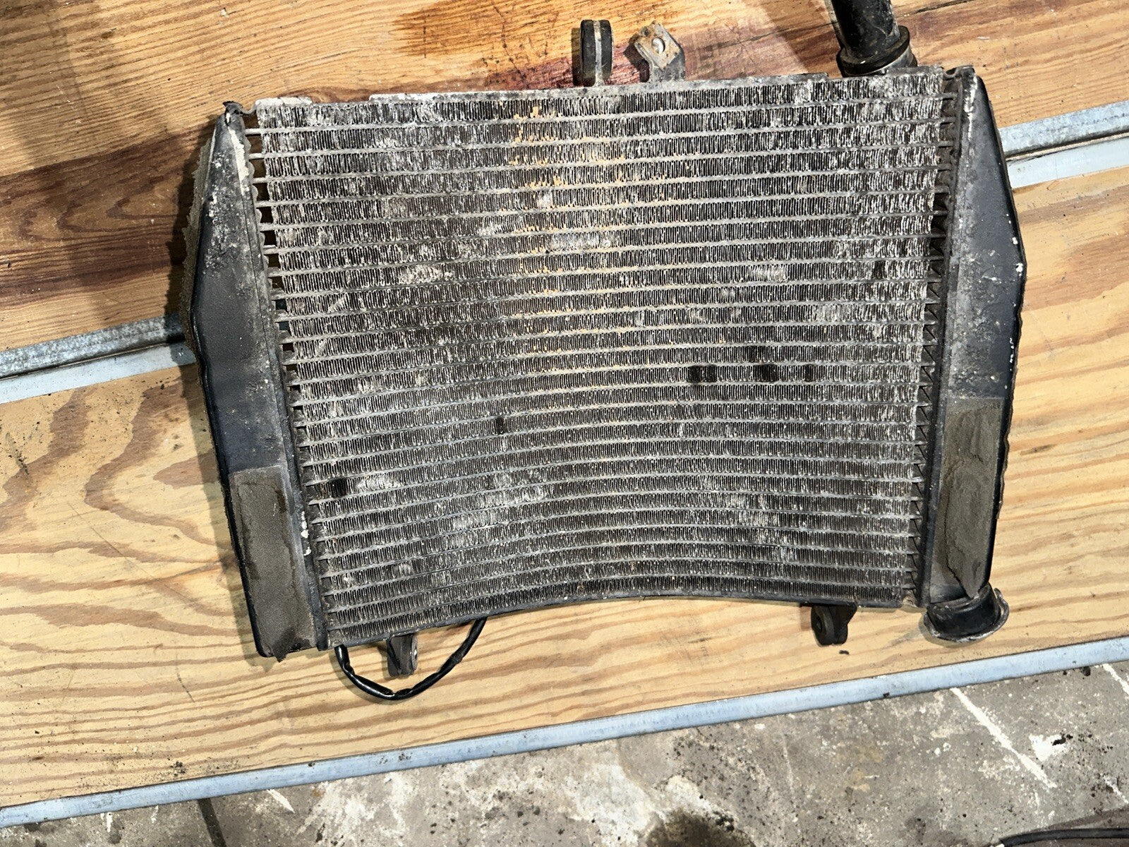 2003-05 Yamaha Yzf R6 Engine Radiator Motor Cooler Cooling Radiater OEM