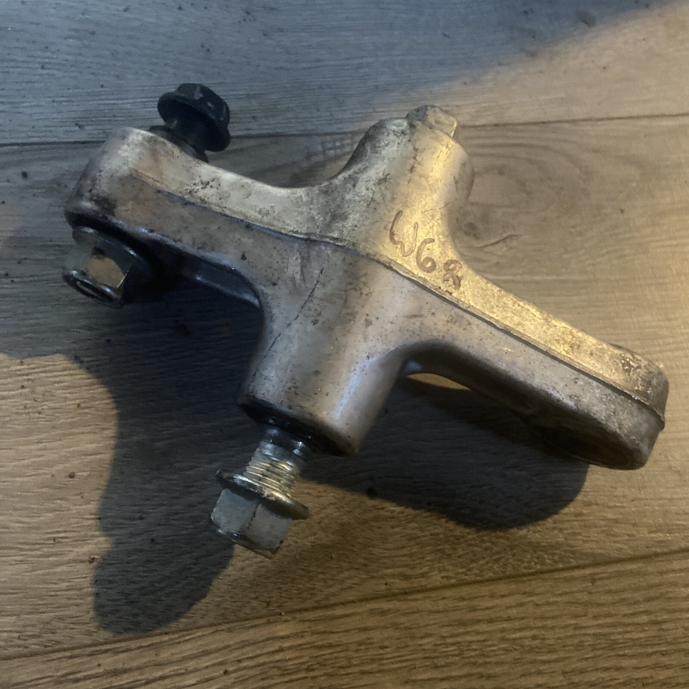 00-03 SUZUKI BANDIT GSF OEM REAR DOGBONE SHOCK LINKAGE LINK