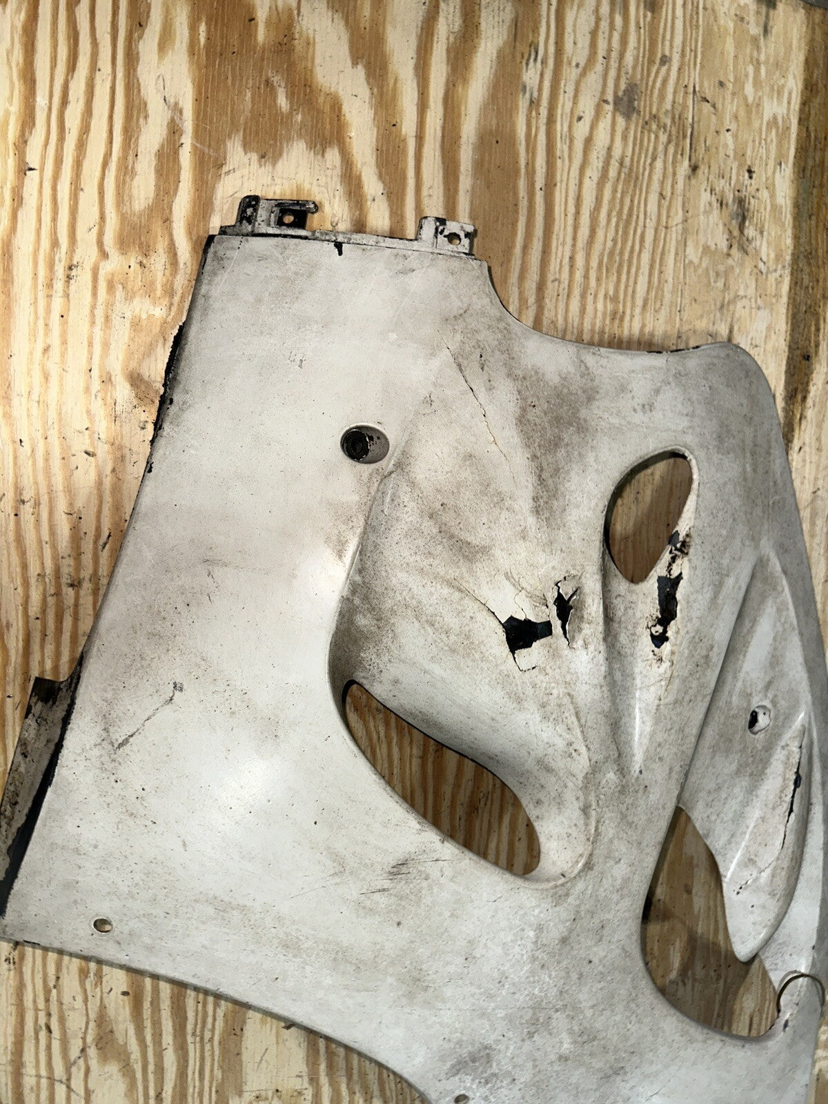 SUZUKI GSXR600 SRAD 1997-2000 OEM RIGHT SIDE MID COVER FAIRING COWL 94471-33E00