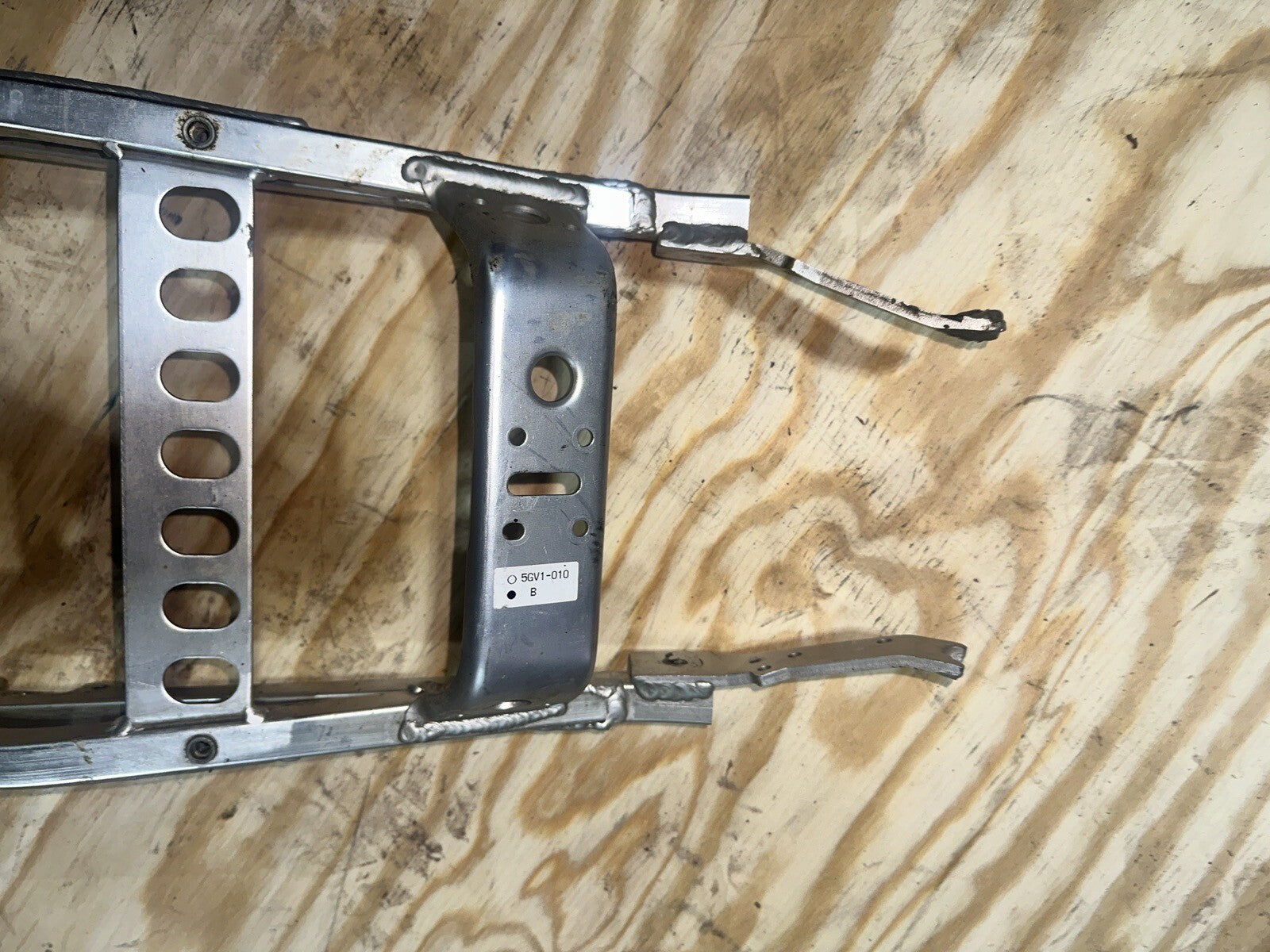 99-00 Yamaha Yzf R6 Rear Subframe  Sub Frame Straight