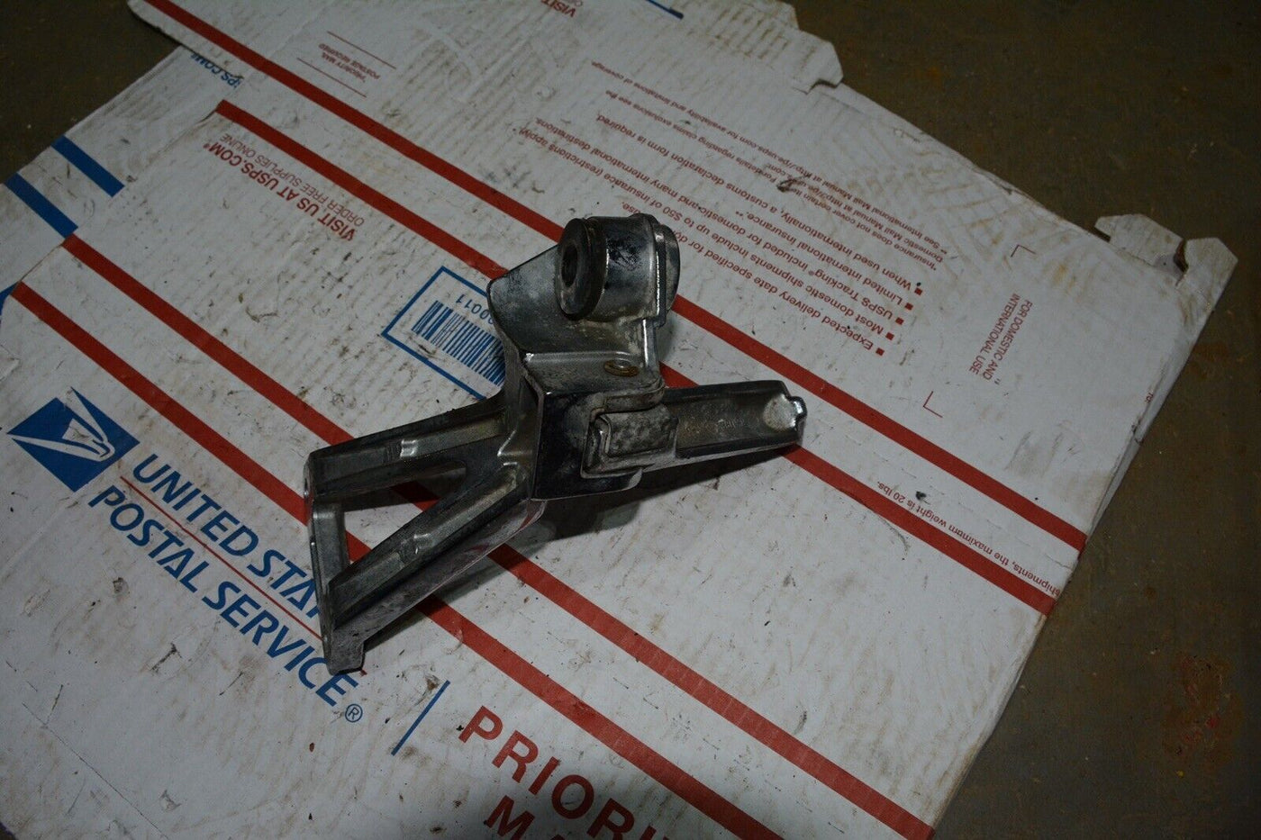 95 Kawasaki ZX6R Right Rear Peg And Bracket