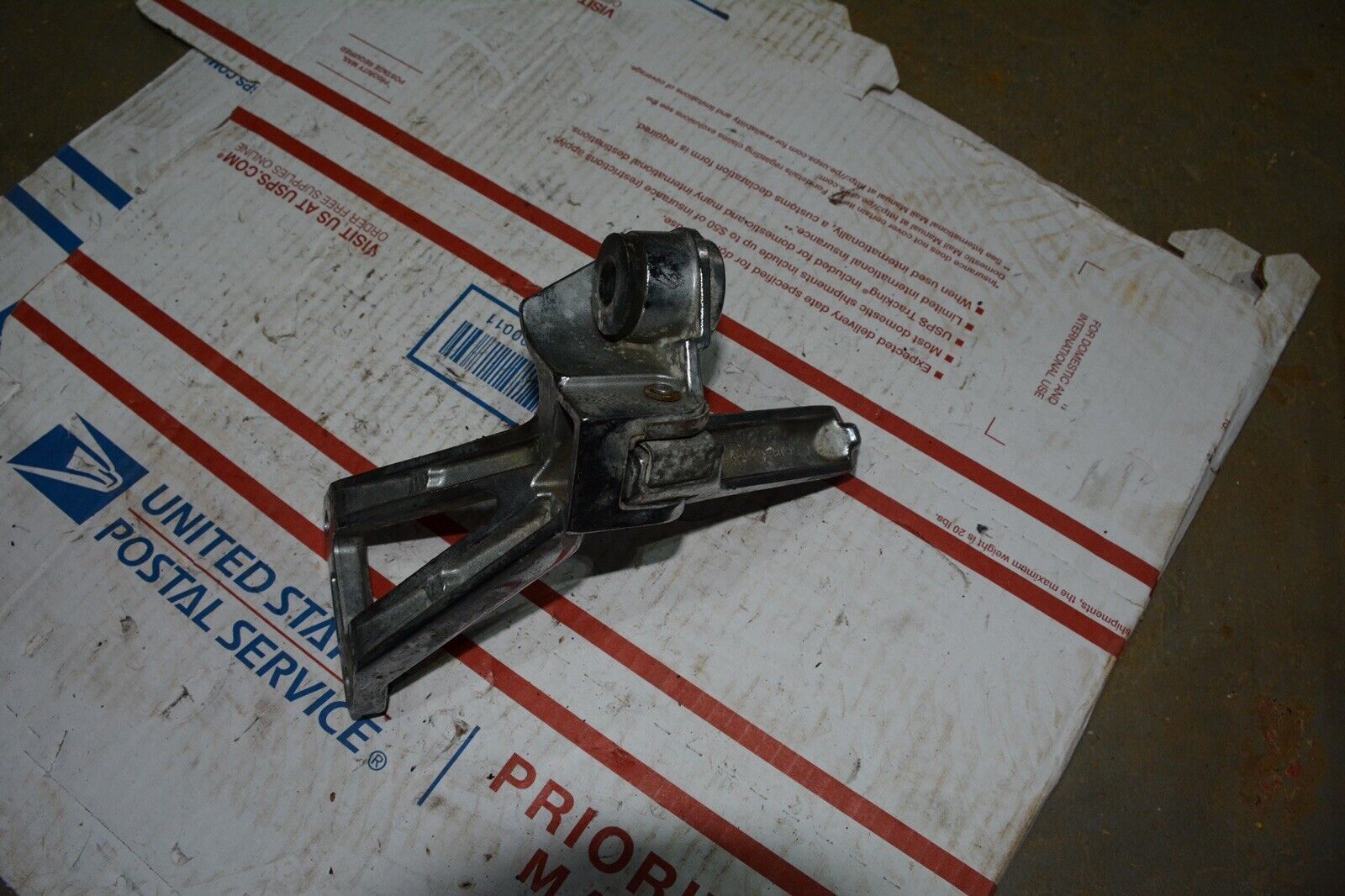 95 Kawasaki ZX6R Right Rear Peg And Bracket