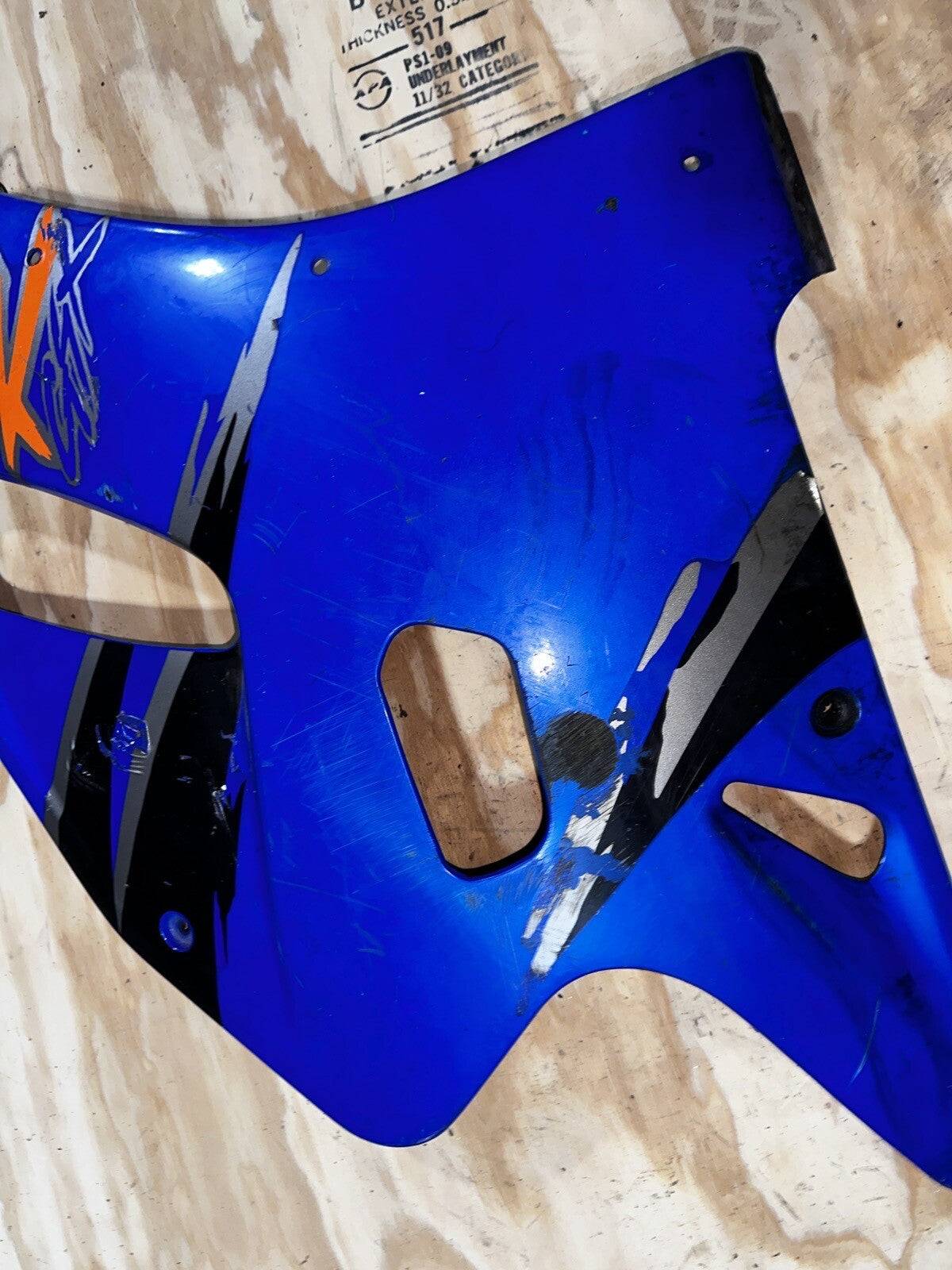 92 93 SUZUKI GSXR 600 93 95 GSXR 750 RIGHT SIDE MID FAIRING COWL OEM 