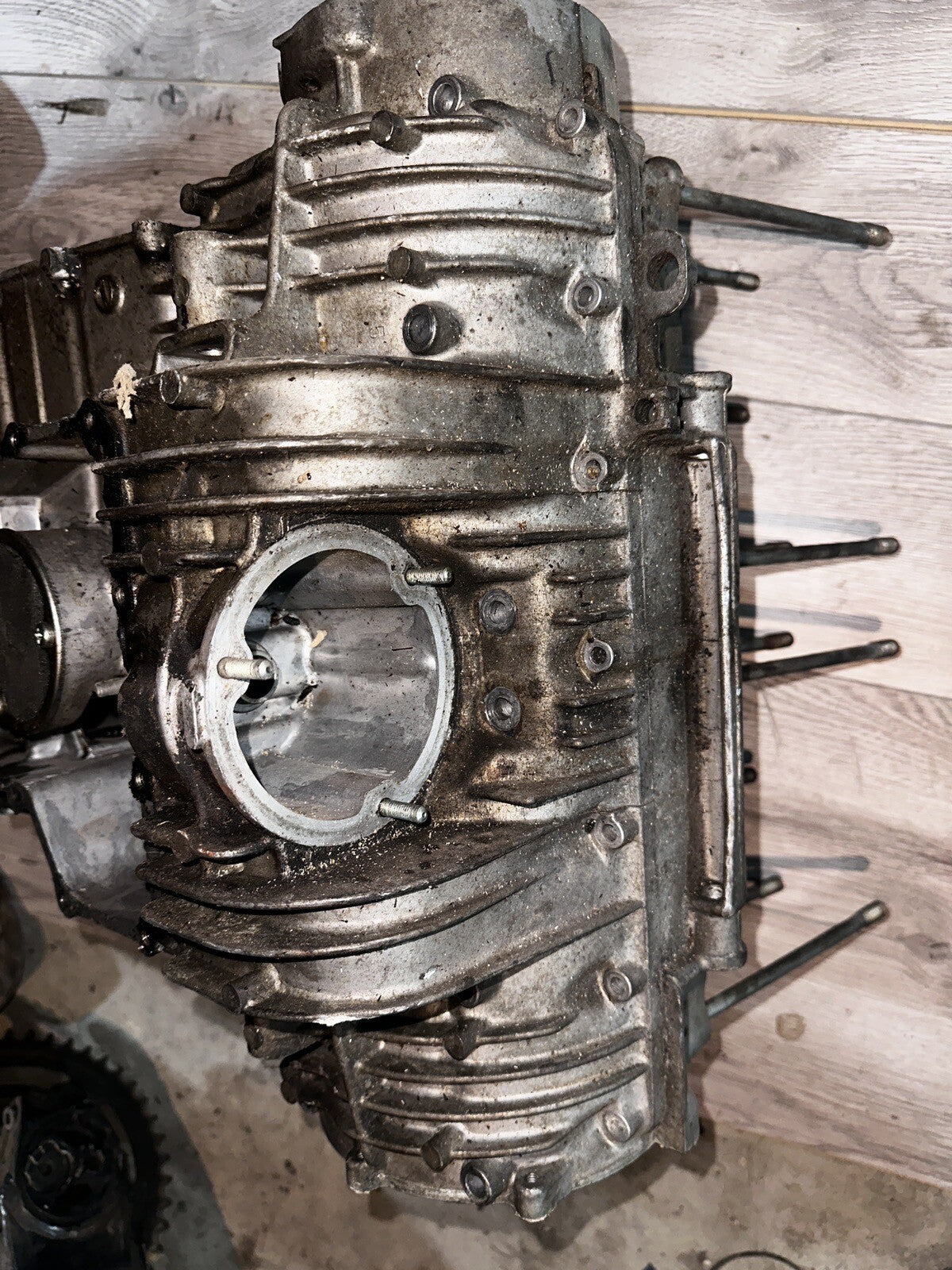 79 SUZUKI GS1000 ENGINE CRANKCASE