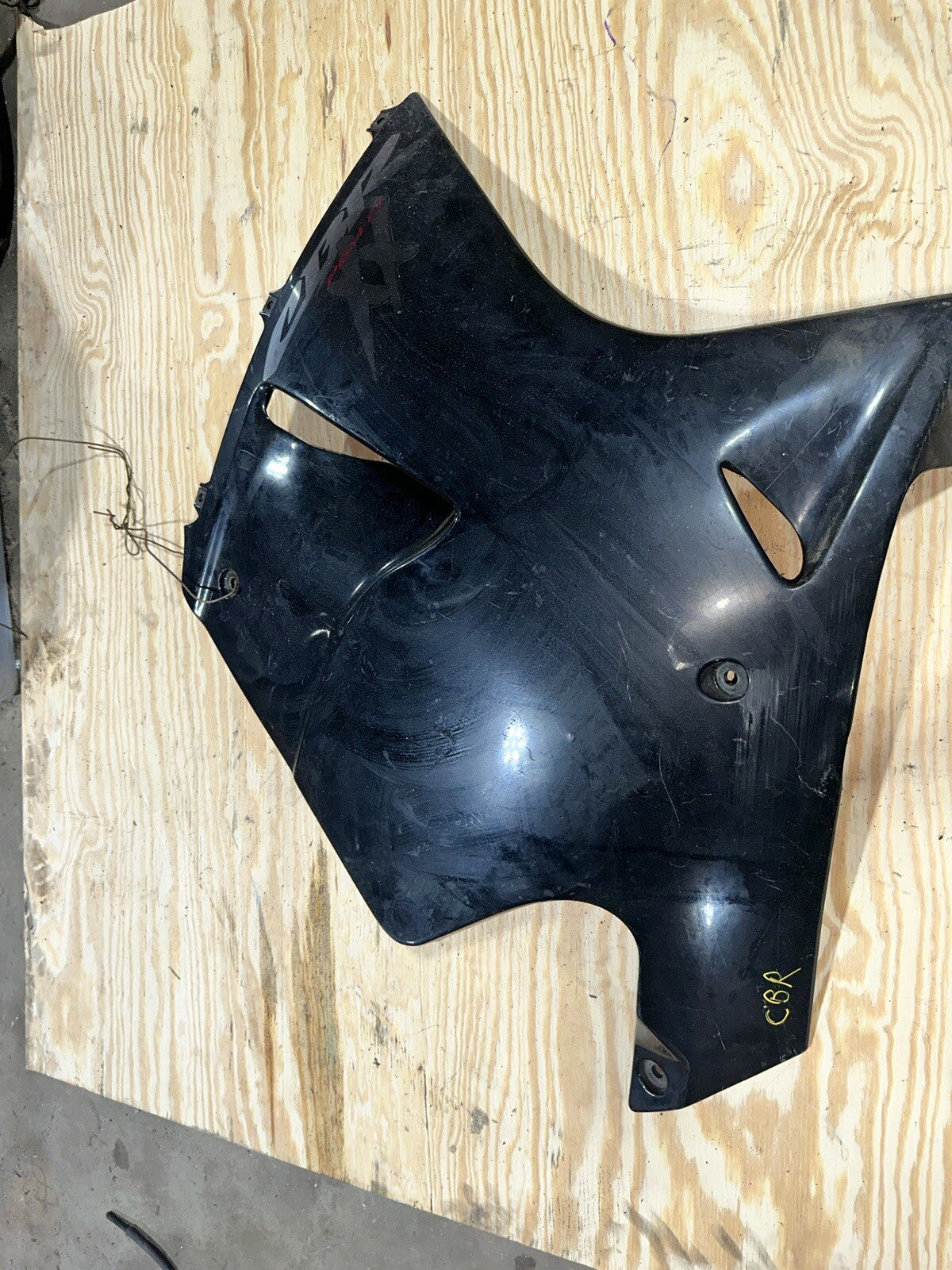 97-03 HONDA CBR1100XX RIGHT LOWER MID UPPER SIDE FAIRING COWL