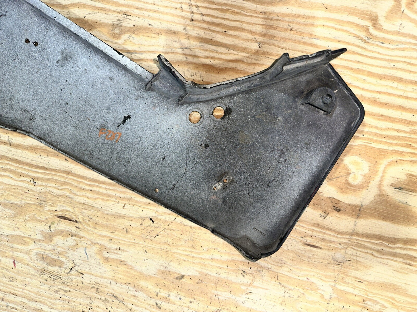 SUZUKI 86 GSXR750 GSXR 750 RIGHT SIDE TAIL FAIRING COVER PANEL OEM