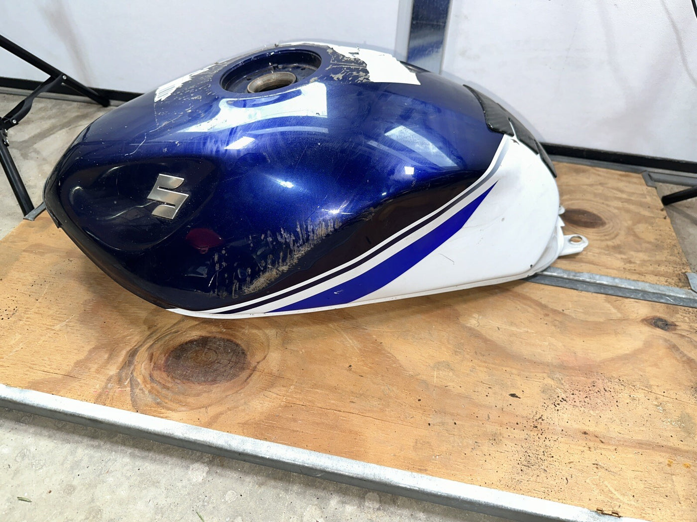 96-00 Bandit 1200S GAS TANK FUEL CELL PETROL RESERVOIR GREEN OEM