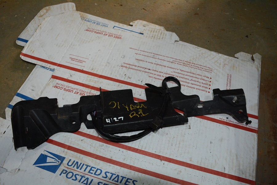 1998 - 2001 YAMAHA YZF R1 OEM PLASTIC INNER AIR GUIDE GUARD COVER TRIM SHROUD