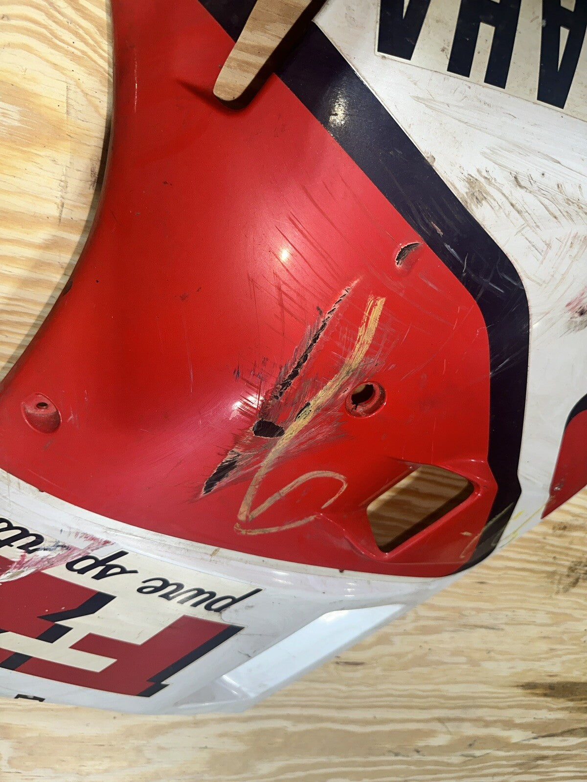 87 Yamaha FZ 700 Genesis Right Side Fairing 2KT-W283F-00-2X 1987