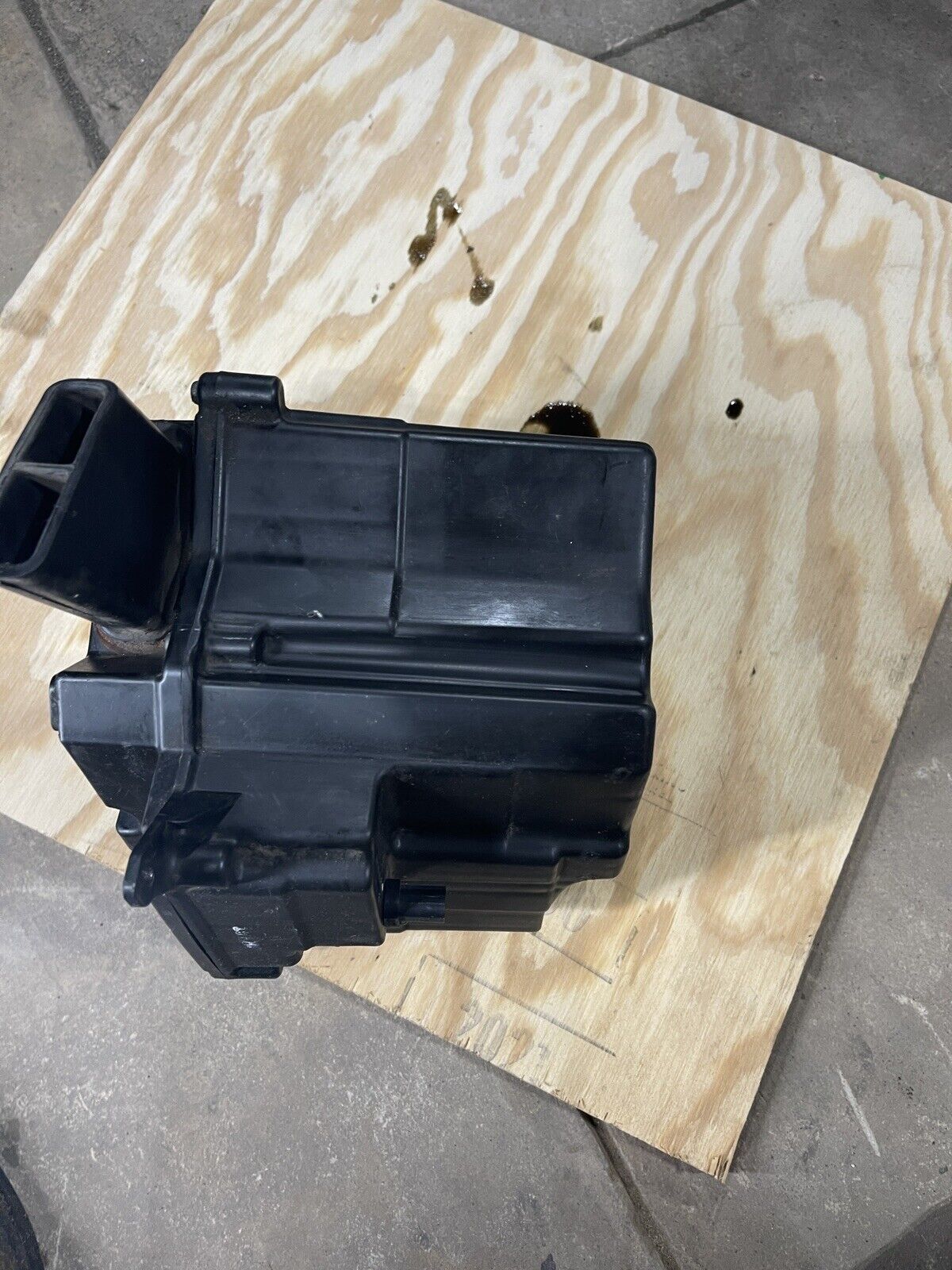 13-17 Kawasaki Ninja 300 Airbox Air Intake Filter Box 11038-0046 OEM