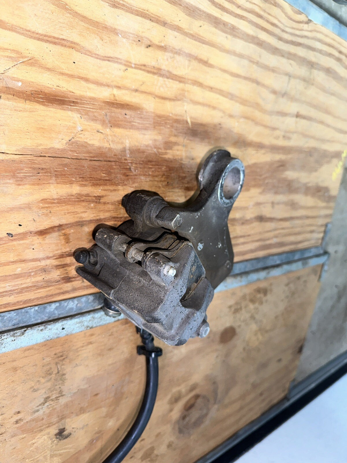 06 07 08 09 10 11 12 13 14 15 16 R6 R6R YAMAHA RIGHT REARSET CALIPER FOOT PEG