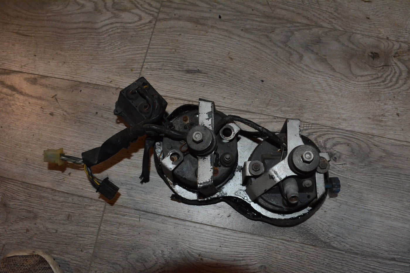 YAMAHA 86 FZ750 SPEEDOMETER TACHOMETER CLUSTER 1FN-83570-G0-00 FZ 750