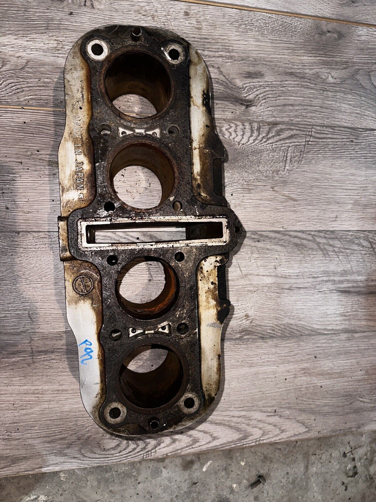 2002 Yamaha YZF R6 R6R OEM Rear Right RH Foot Peg Rest Bracket Hanger