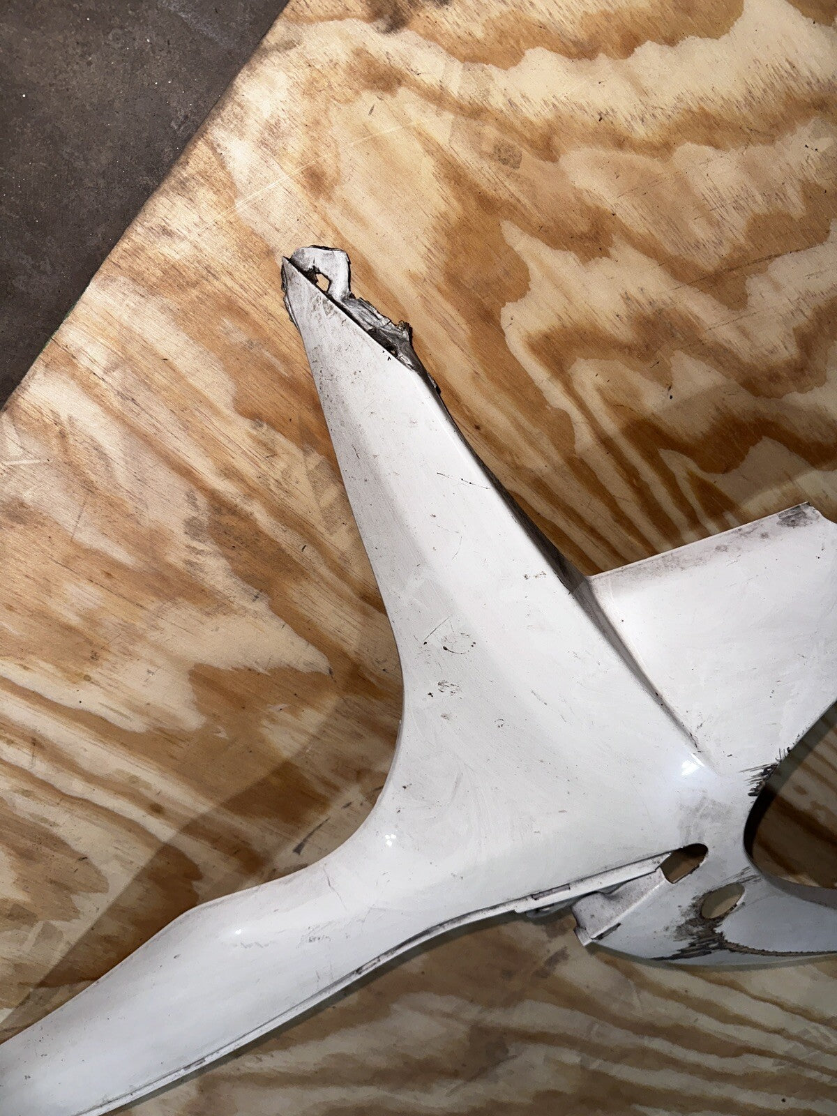 2008 - 2010 Suzuki GSXR 600 / 750 Right Lower Mid Fairing