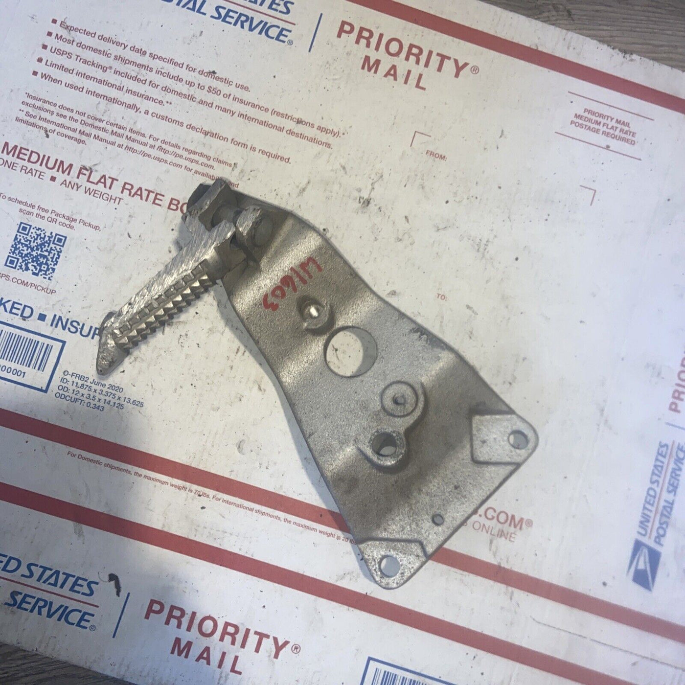91 SUZUKI GSXR750 GSXR 1100 W FRONT Left RIDER FOOT PEG MOUNT BRACKET