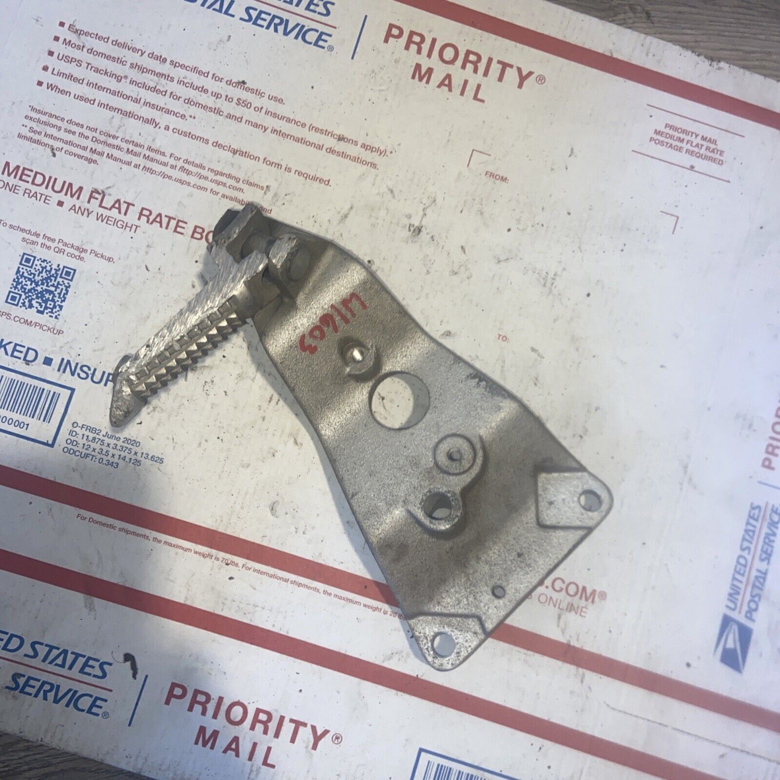 91 SUZUKI GSXR750 GSXR 1100 W FRONT Left RIDER FOOT PEG MOUNT BRACKET