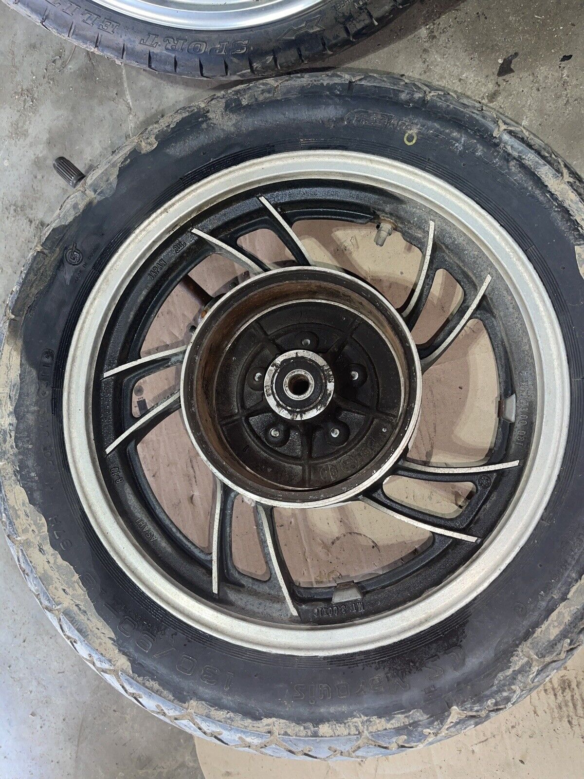 82 Yamaha XV 920 XV920 Virago rear back wheel rim straight