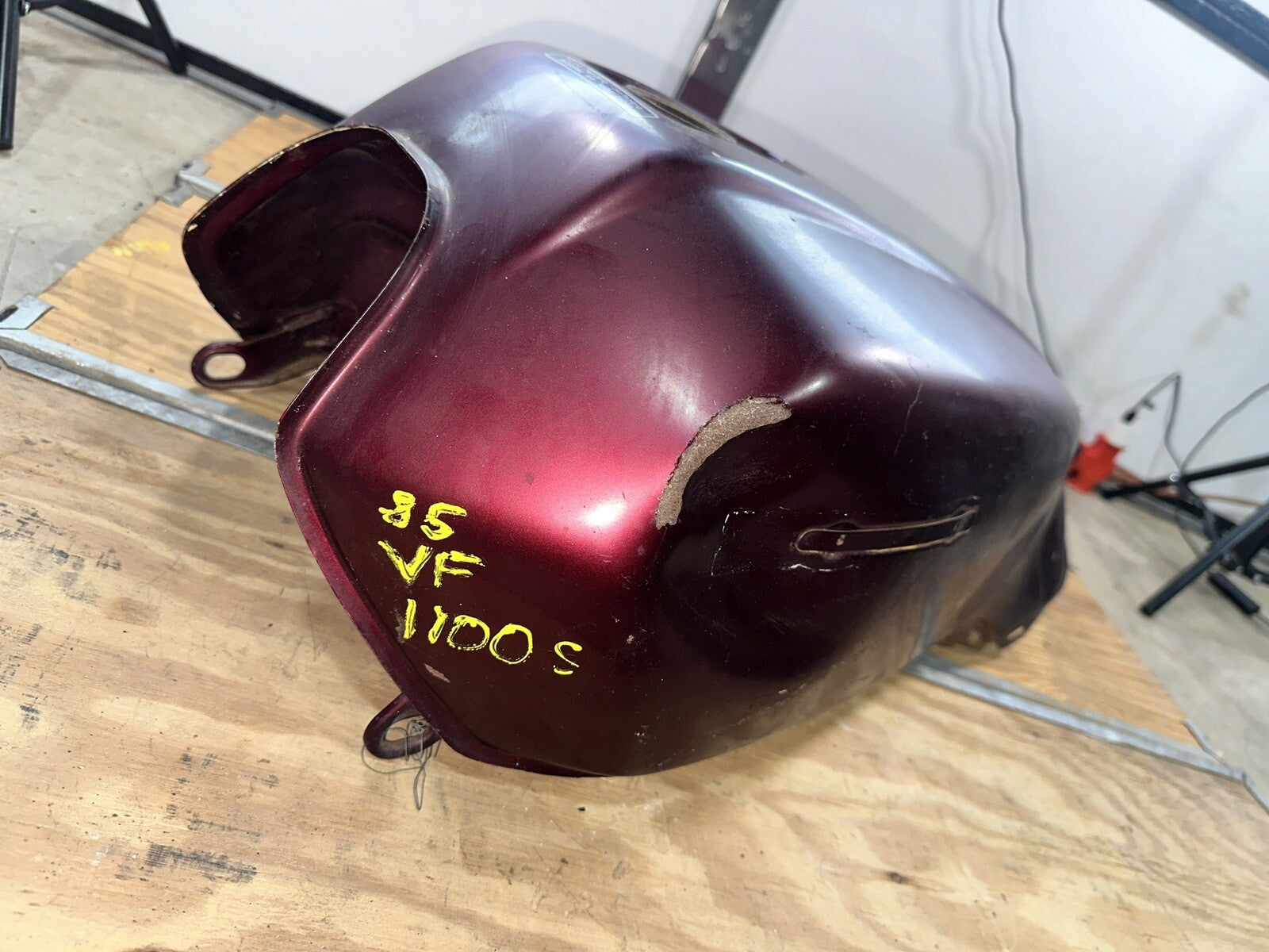 1983 Honda V45 Sabre Vf750 Vf750s Gas Fuel Petrol Tank