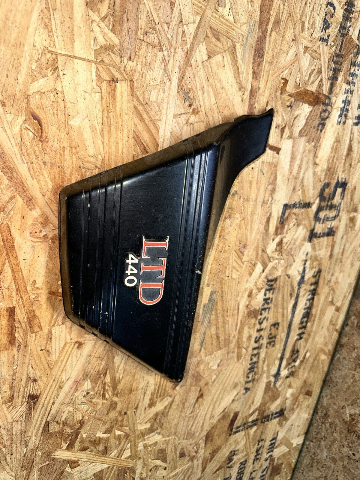 1980 KAWASAKI 440 LTD KZ440 LEFT SIDE COVER 