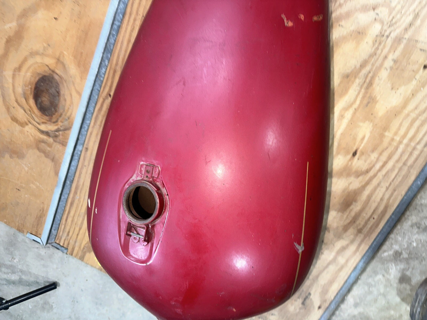 1981 YAMAHA XS850  GAS TANK FUEL TANK PETROL TANK RESERVOIR