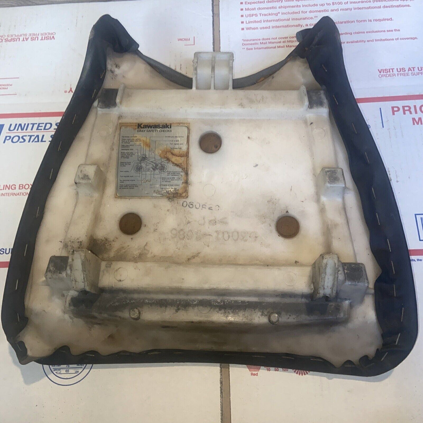 1993-1996 KAWASAKI NINJA ZX7 FRONT DRIVERS SEAT PAD