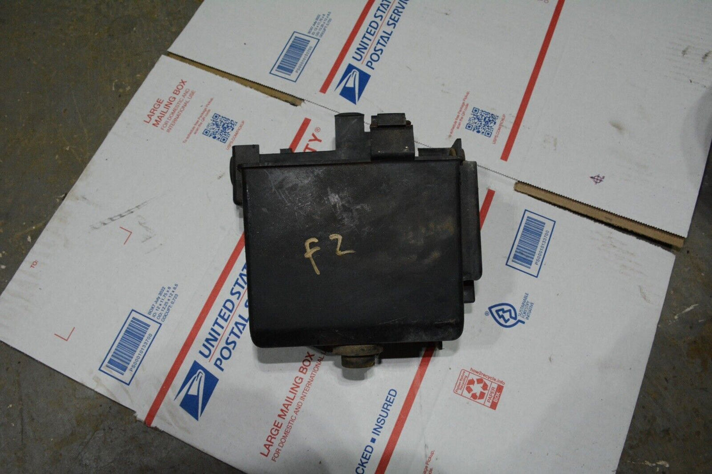 1985 Yamaha FZ750 FZ 750 Battery Box