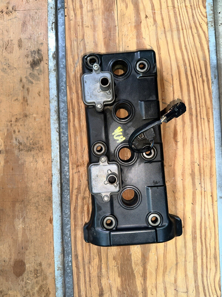 08-16 Yamaha R6 Valve Cover