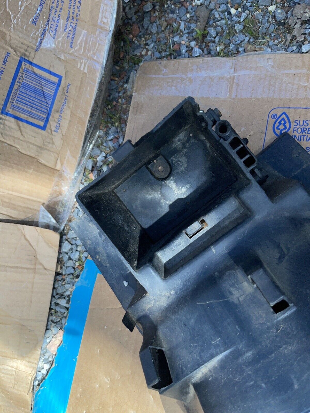 1991 KAWASAKI NINJA ZX11 REAR BACK TAIL UNDERTAIL BATTERY TRAY PLASTIC