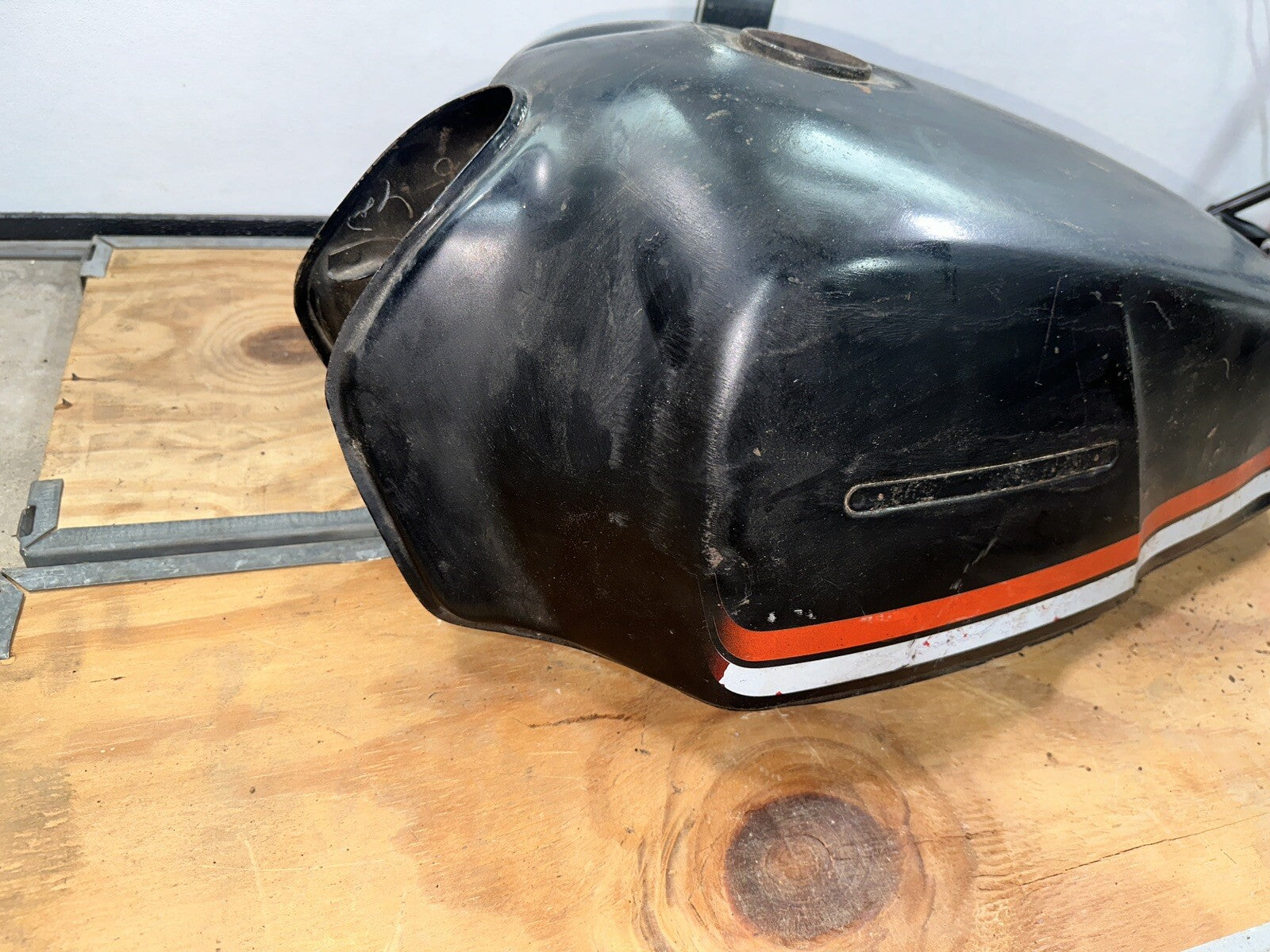 1980 80-83 Suzuki GS1100 GS1100E OEM Gas Fuel Tank Petrol Reservoir Can