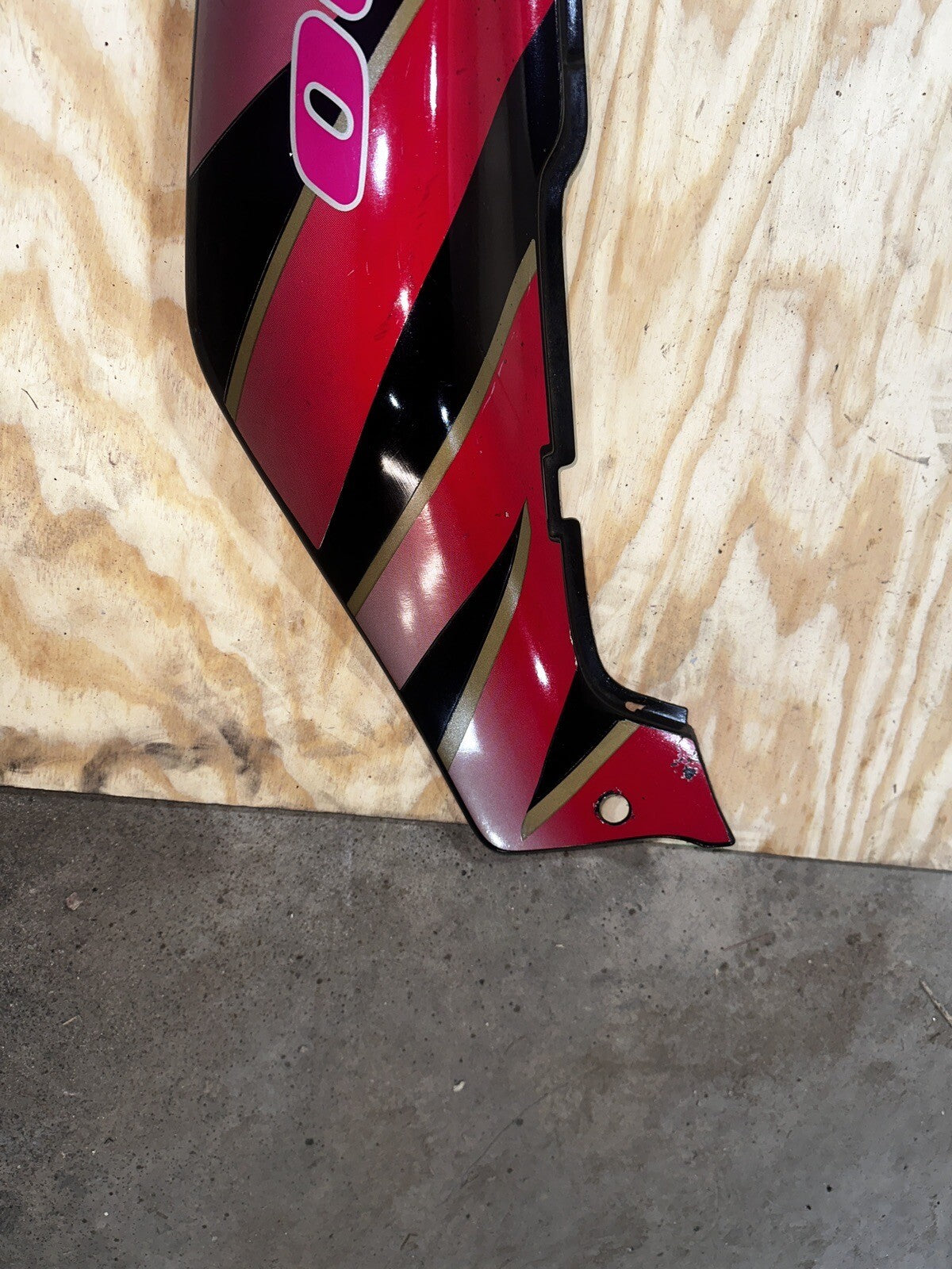 91 92 GSXR1100 RIGHT REAR BACK TAIL FAIRING UNDERTAIL COWL PLASTIC 