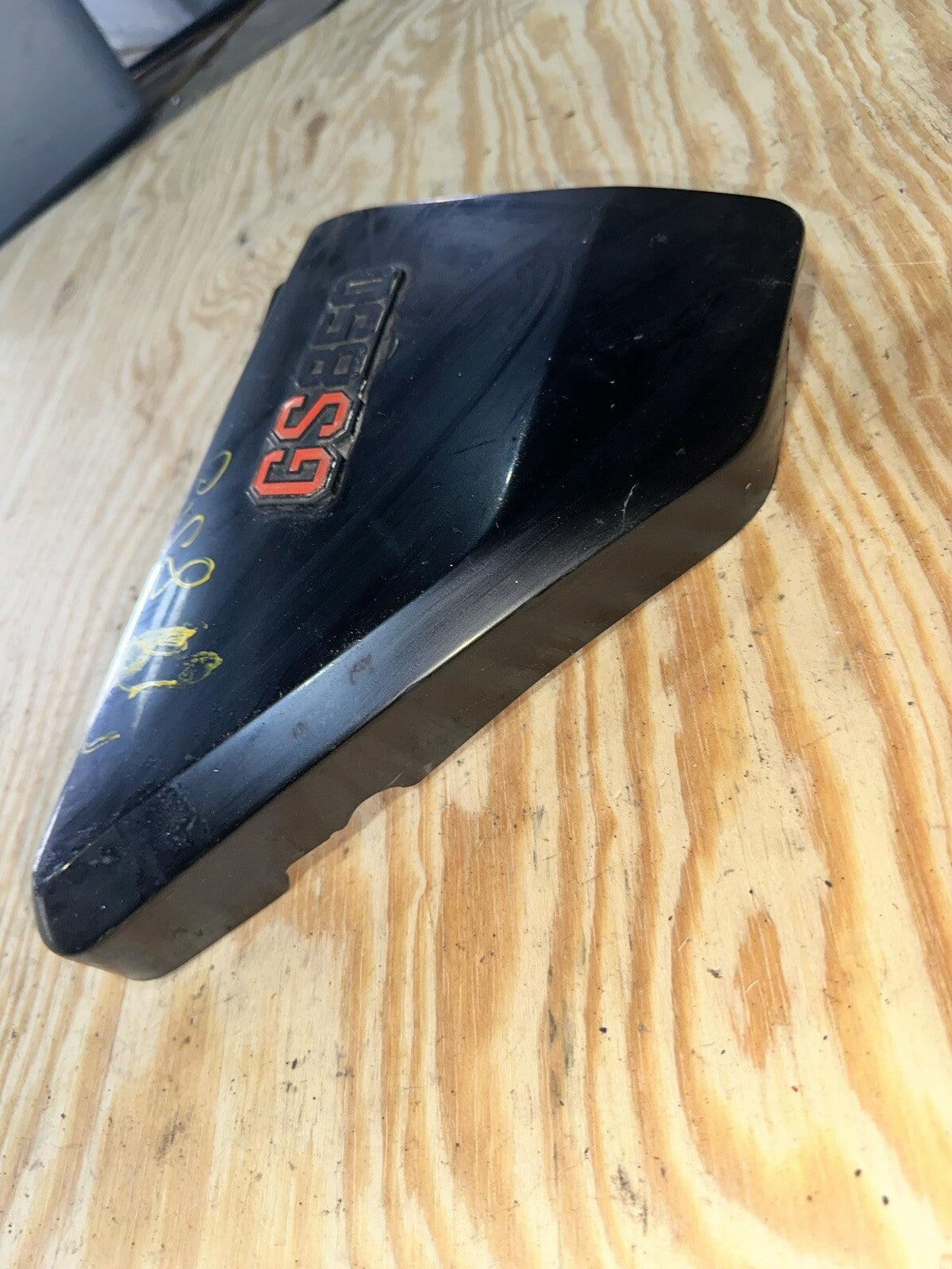 1979-1981 Suzuki GS850 Blue Right Side Cover Emblem OEM