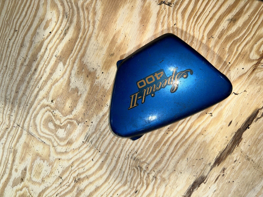 YAMAHA XS400 XS 400 SPECIAL 2 / OEM BLUE LEFT SIDE COVER PANEL