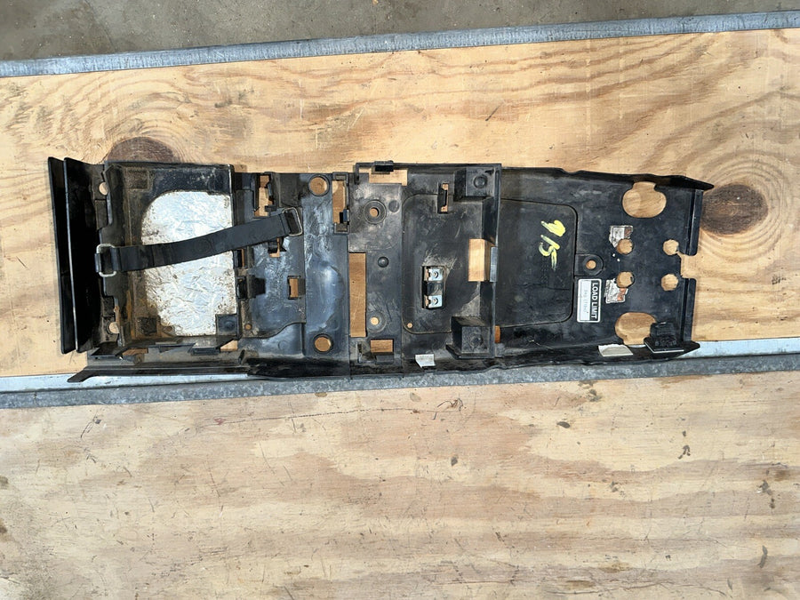 08-16 YAMAHA YZF R6 OEM REAR BACK TAIL UNDERTAIL BATTERY TRAY PLASTIC