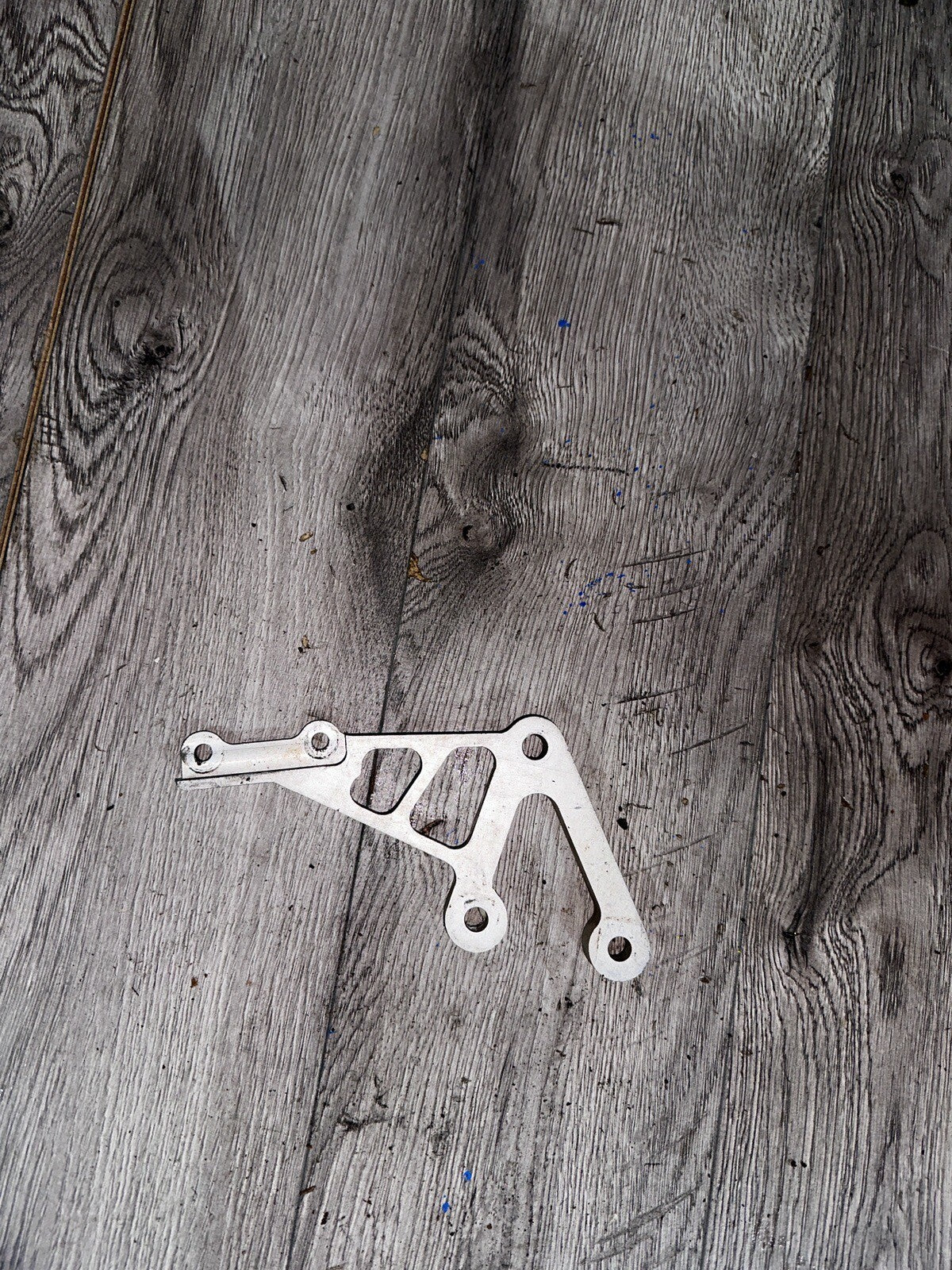 RIGHT SIDE Rearset BRACKET Front Foot Peg Holder 01-03 GSXR600 <> 01-02 GSXR1000