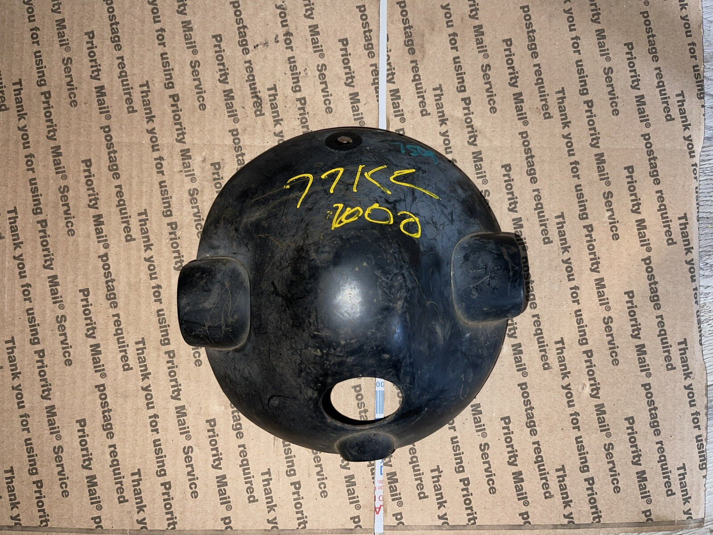 77 Kawasaki KZ400  Headlight Bucket Cover Housing 23005-047-21  ab