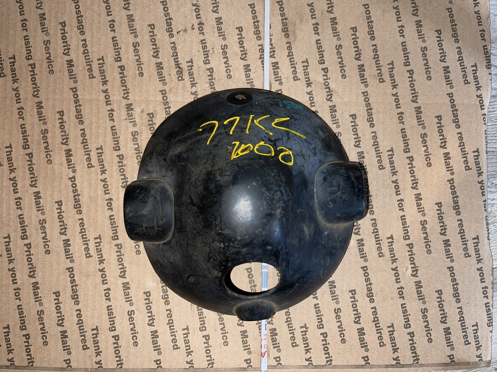 77 Kawasaki KZ400  Headlight Bucket Cover Housing 23005-047-21  ab