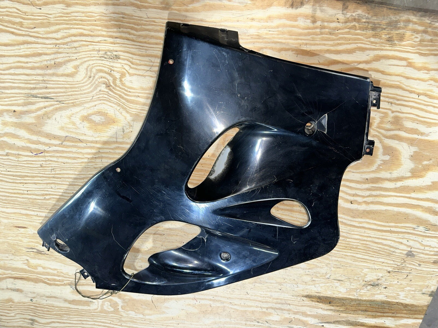 96-99 SUZUKI GSXR750 RIGHT LOWER MID UPPER SIDE FAIRING COWL 
