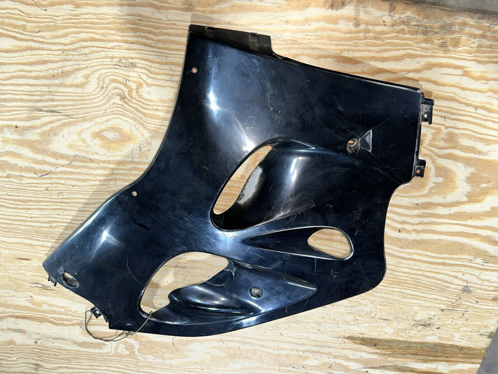96-99 SUZUKI GSXR750 RIGHT LOWER MID UPPER SIDE FAIRING COWL 