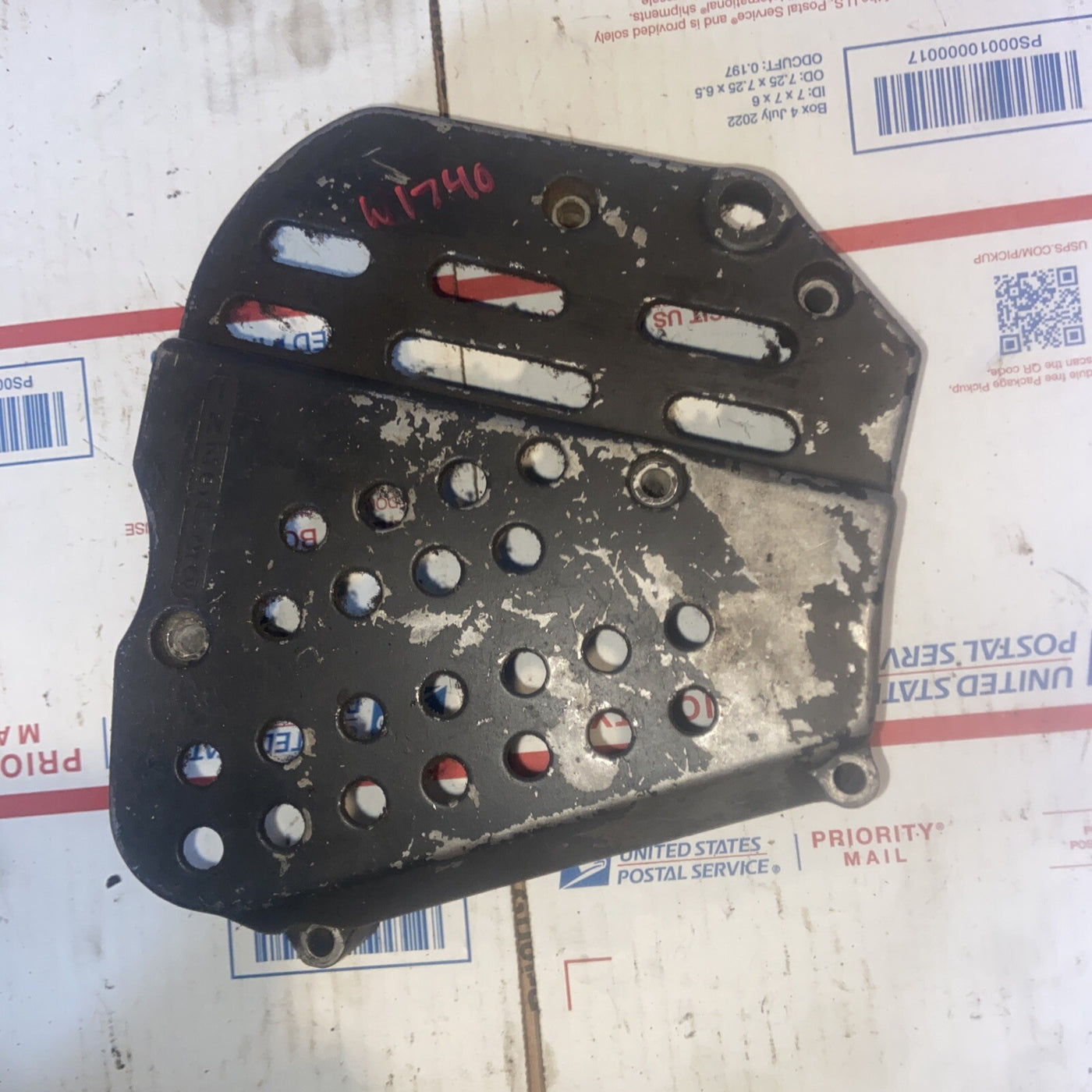 91 Suzuki GSX-R GSXR 750 GSXR750 front sprocket cover guard